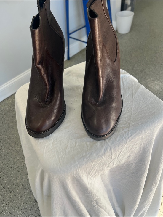 Banana Republic Shoes - Banana Republic Chocolate Brown Leather Chelsea Ankle Boots